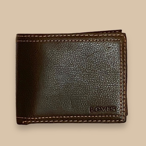 NWT Levi’s Brown Leather Mens RFID Extra Capacity Slimfold Wallet - Picture 14 of 16
